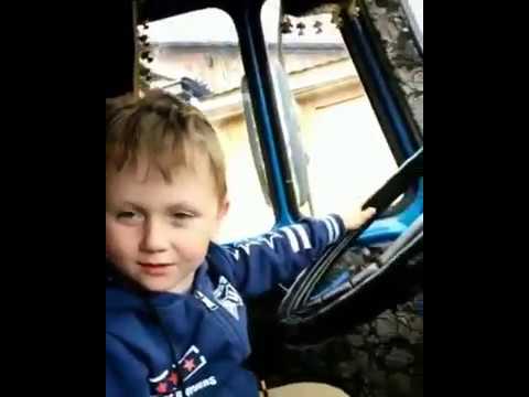 РЕБЕНОК ЗА РУЛЕМ ГРУЗОВИКА