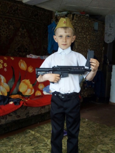 У ребёнка не было шансов выжить Всего неделю назад Владик Диканев восьми лет отроду из села Кормовище Пермского края пошёл в третий класс. А вчера, 9 сентября, мальчик, играя, залез на