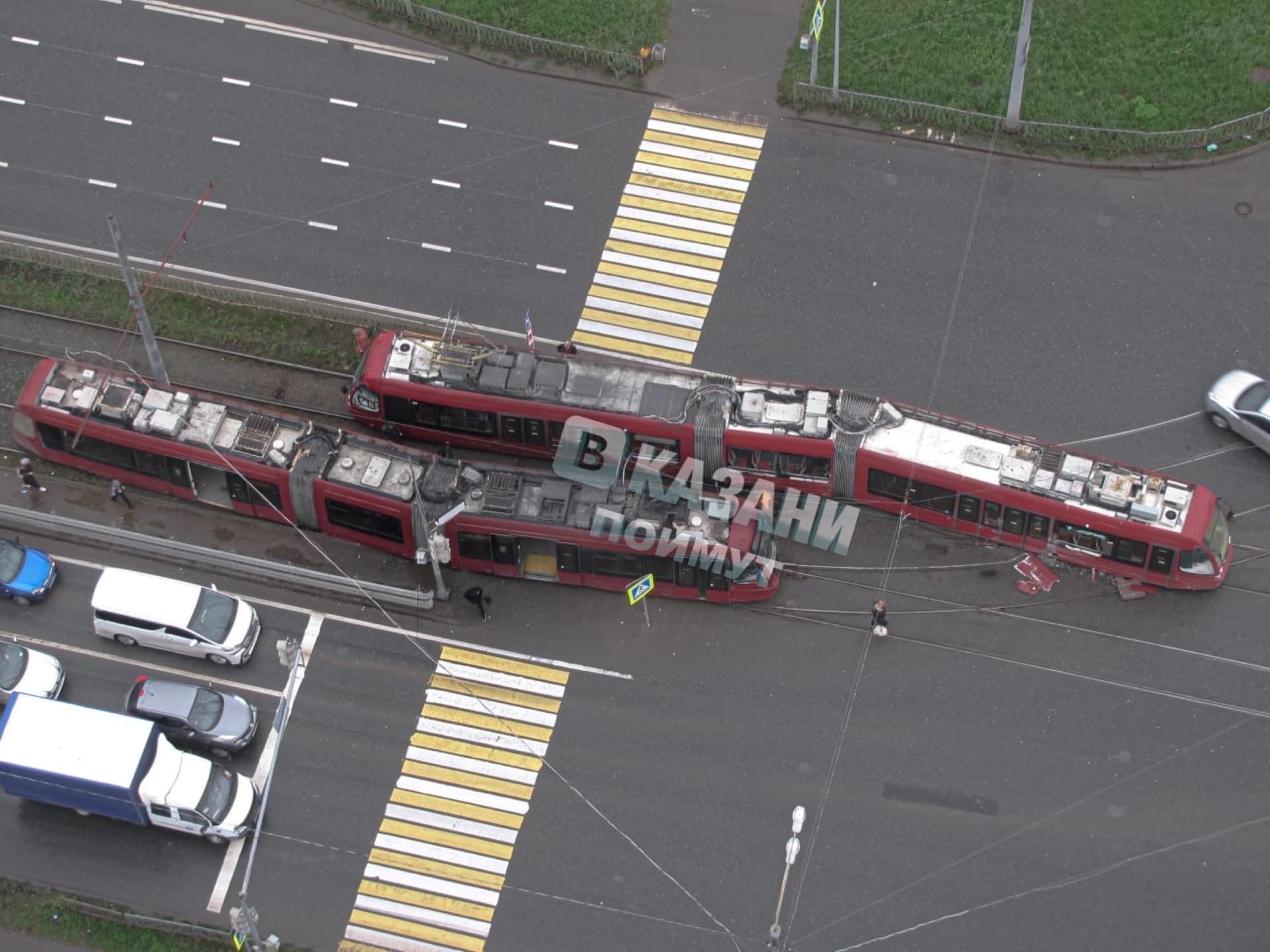 В Казани столкнулись два трамвая на улице Серова Это картинка